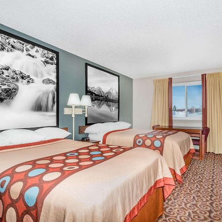 Super 8 By Wyndham Gillette Hotel Exterior foto